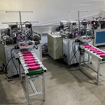 Fabricación automática de mascarillas en blanco KF94 con dos juegos de máquinas de ganchos para mascarillas